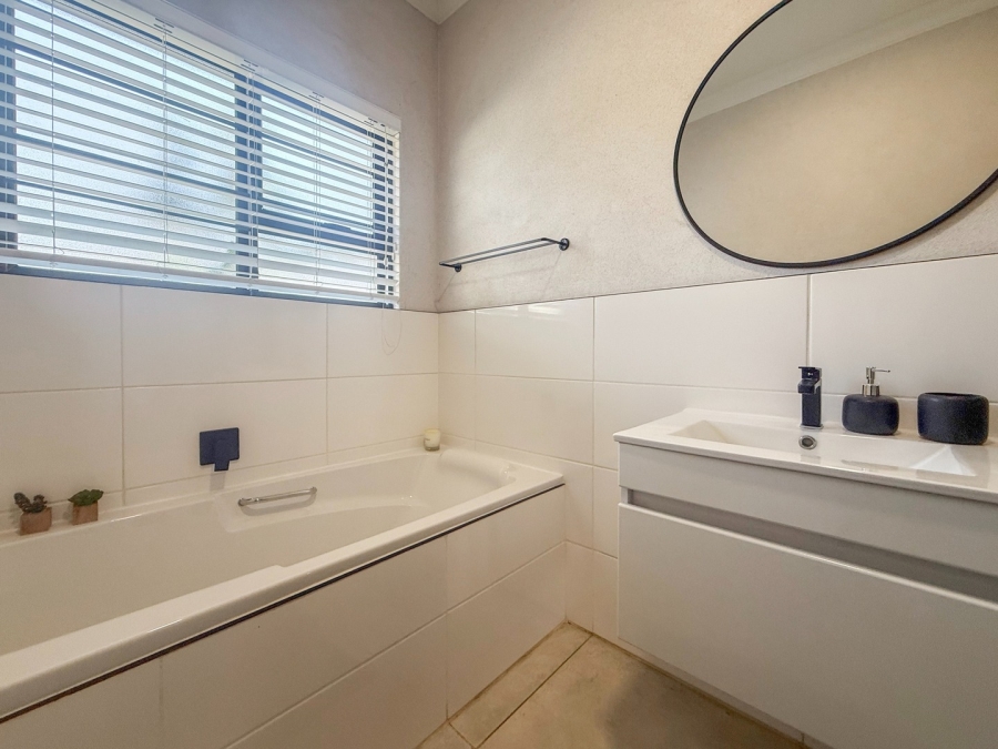 3 Bedroom Property for Sale in Melodie North West
